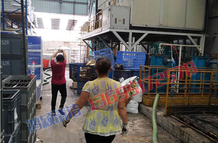 佛山富維汽車配件公司清理化糞池